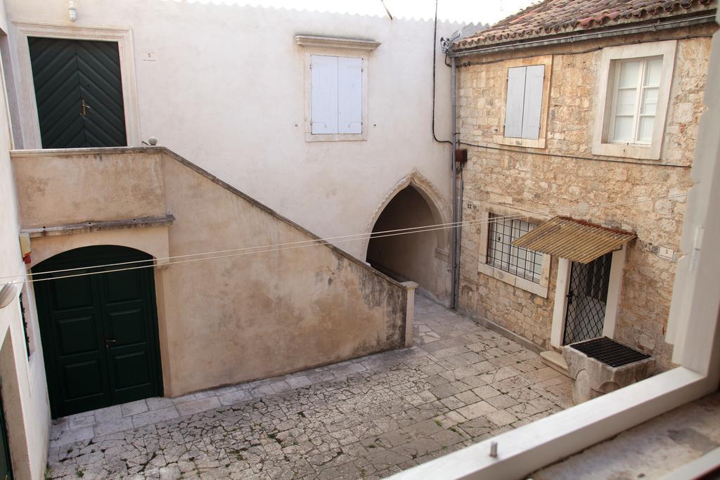 Room Mira Trogir Exteriör bild