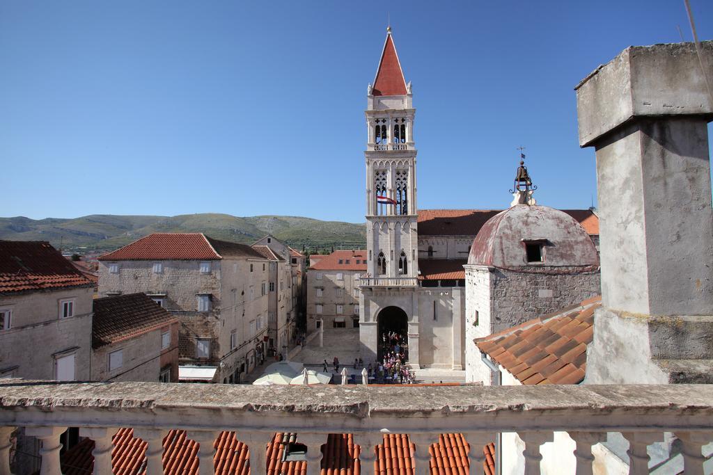 Room Mira Trogir Exteriör bild