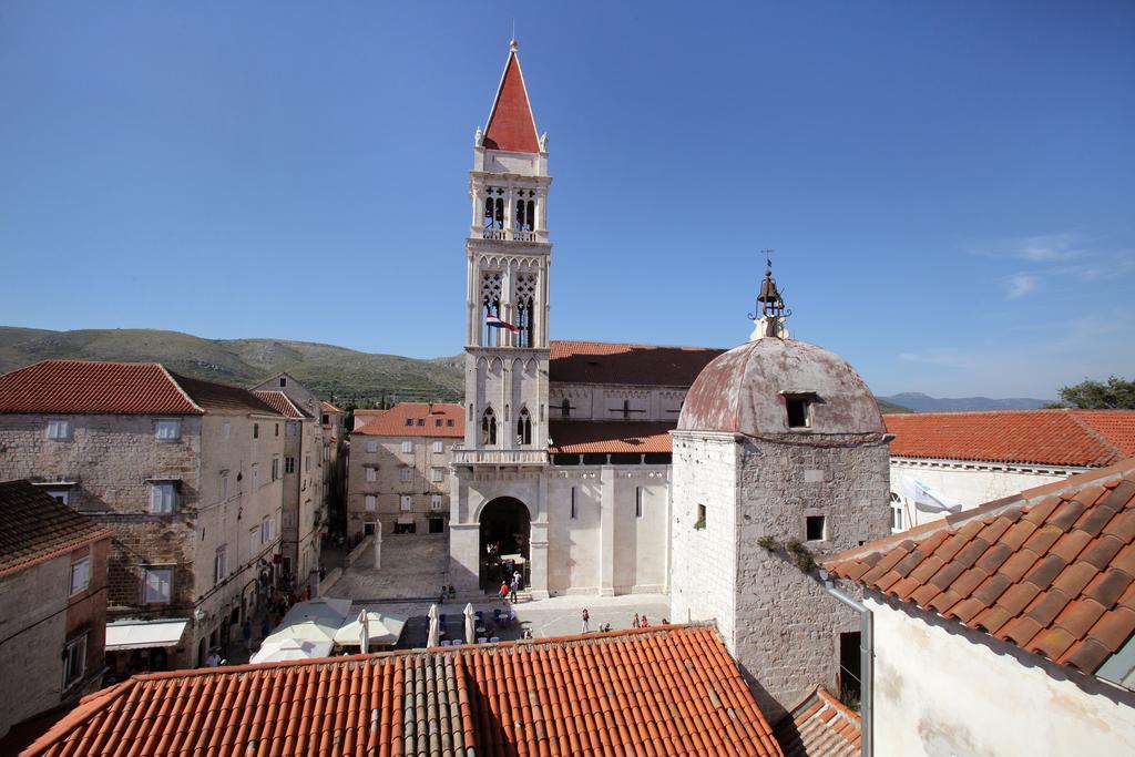 Room Mira Trogir Exteriör bild
