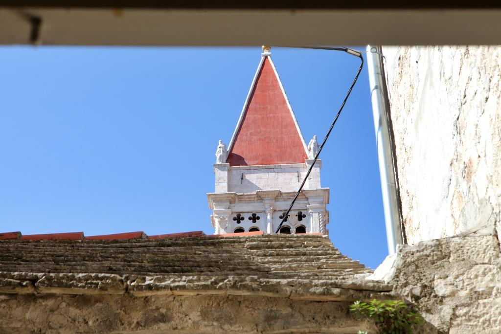 Room Mira Trogir Exteriör bild